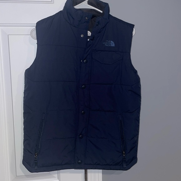 The north face vest - Picture 1 of 4